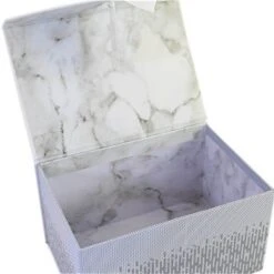 Craftoutlet.Com Christmas Magnetic Closure Box Small.. - 1 Rigid, Magnetic Closure Christmas Gift Box Or Christmas Decoration 4.5 Inches - Rigid